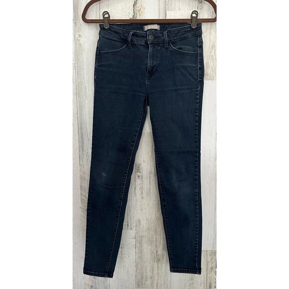 Uniqlo Women’s Tapered Jean Leggings Size 25 (25x25) Dark Wash Mid Rise READ - Picture 1 of 8